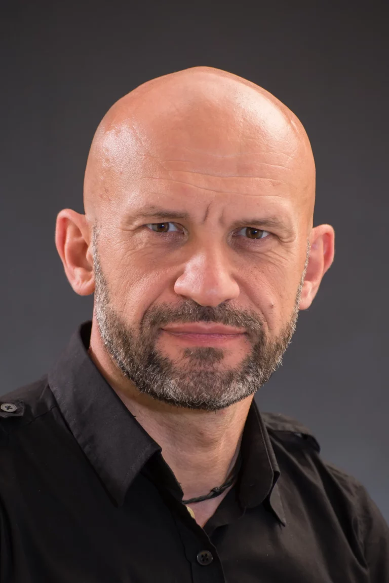Mężczyzna w koszuli